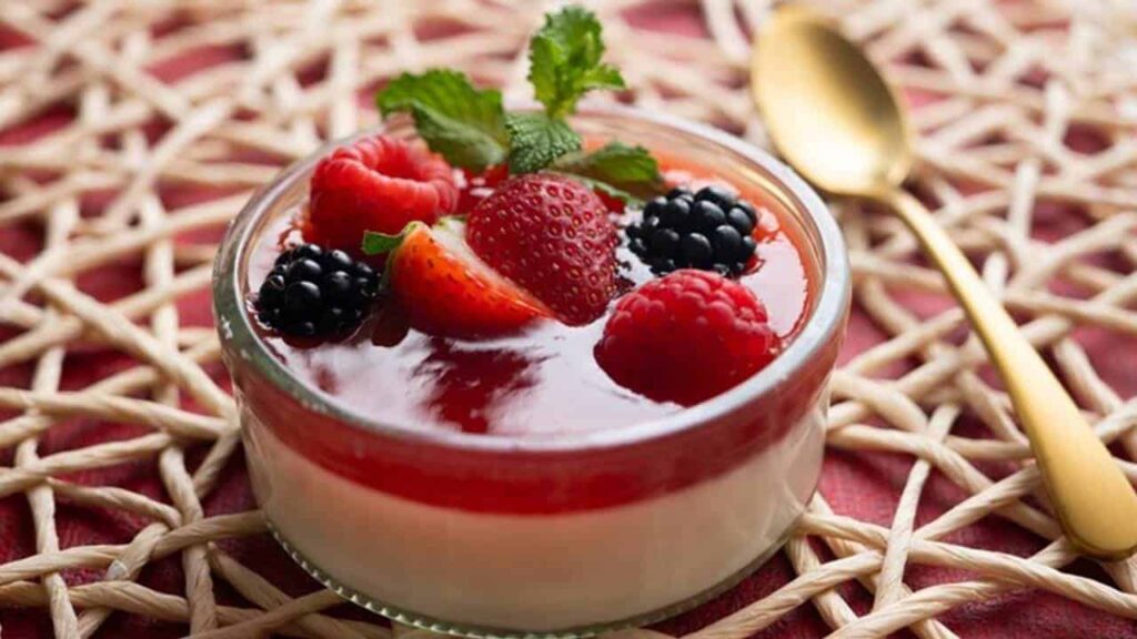 Panna cotta de frutas vermelhas