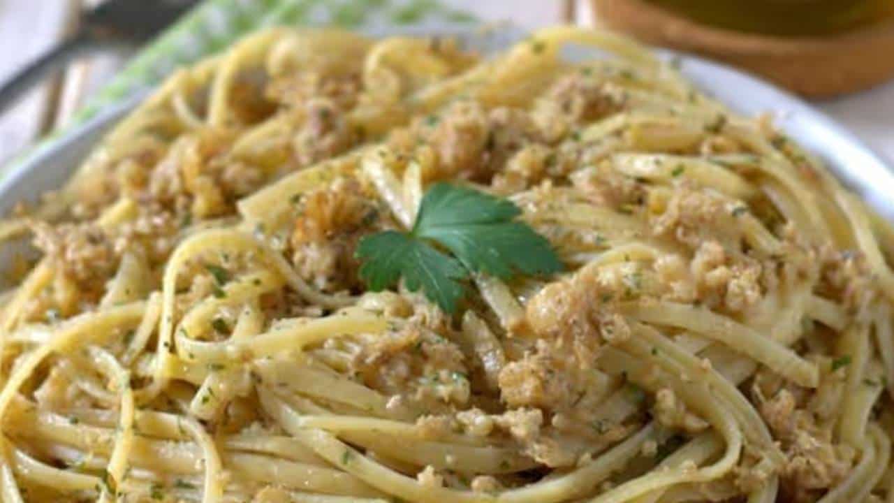 Como fazer linguine com bacalhau seco