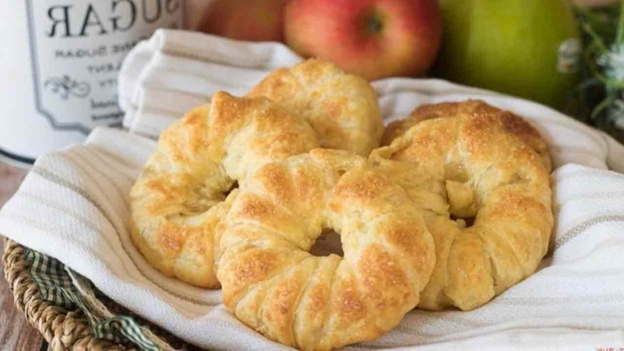 Bolinhos de maçã com massa folhada