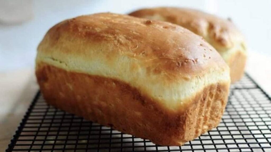 Faça o bolo de pão 