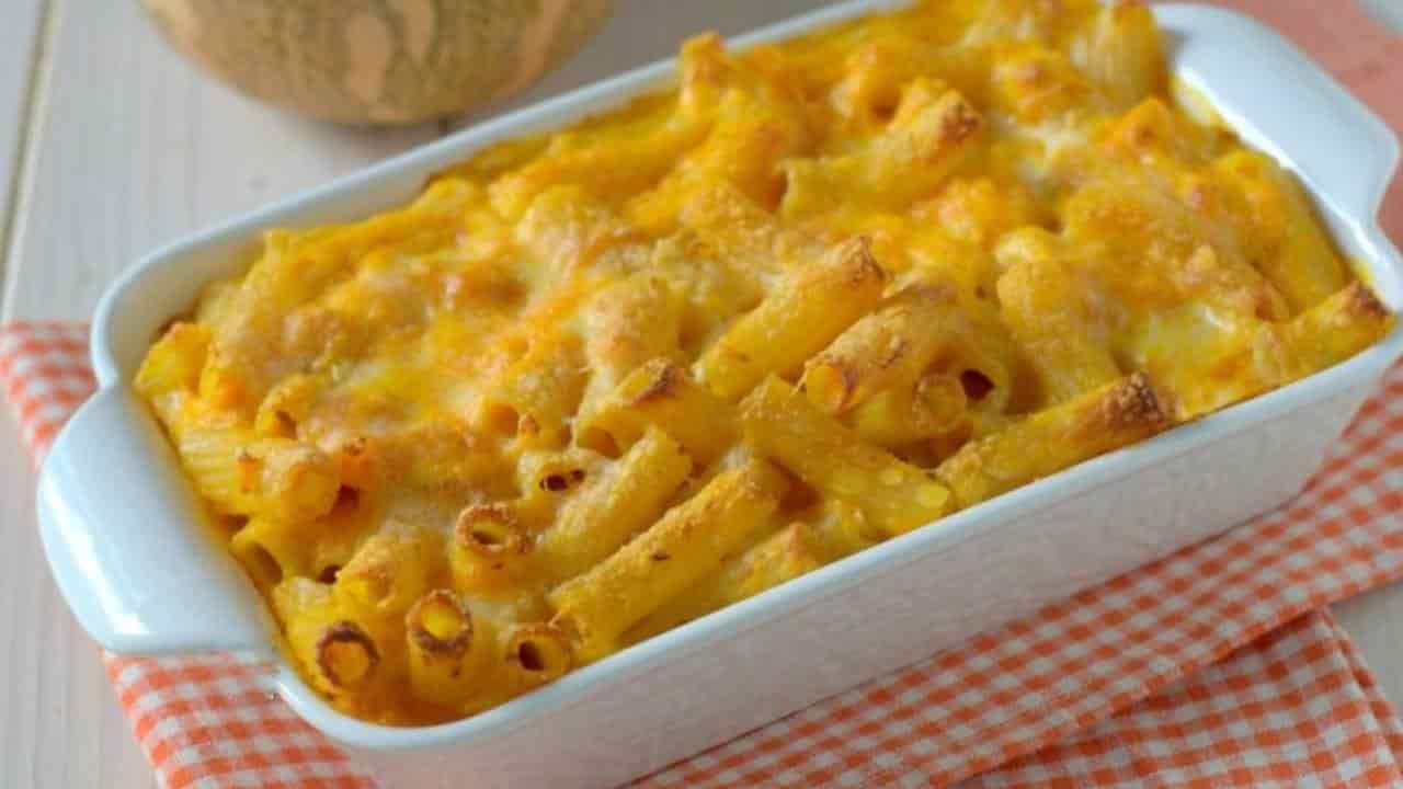 Macarrão de abóbora gratinado