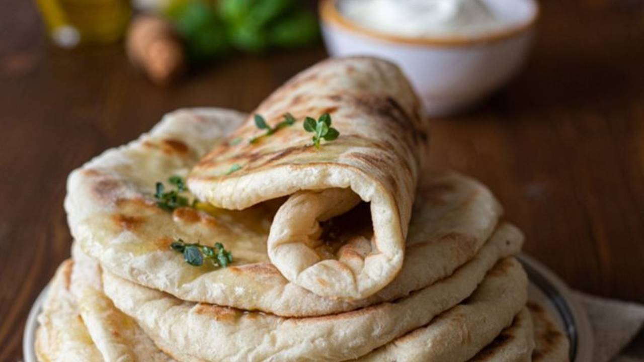 Descubra a autêntica receita do pão pita grego