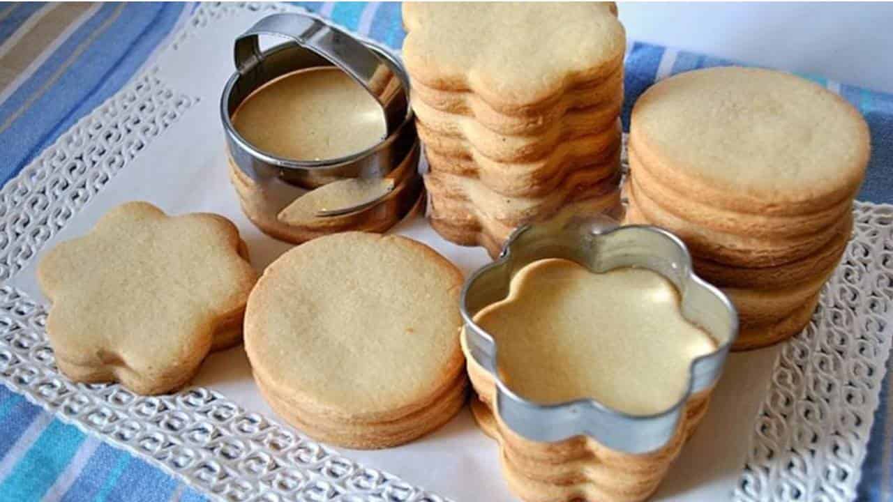 Aprenda esta receita básica para preparar infinitas variedades de biscoitos