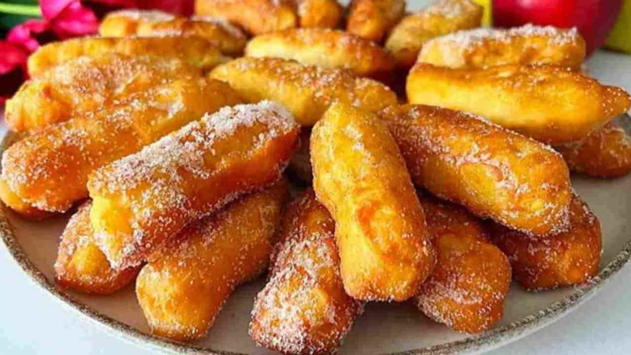 Bolinho de maçã delicioso e fácil de preparar