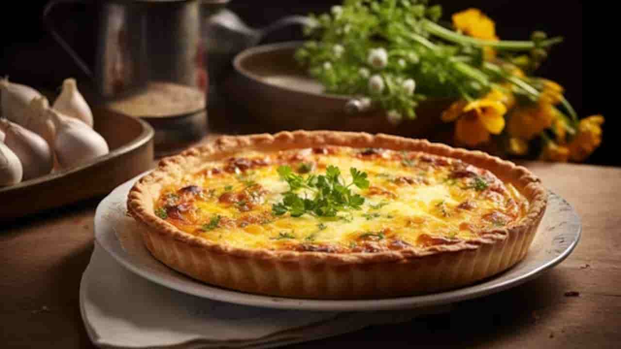 Deliciosa quiche de três queijos para uma refeição especial