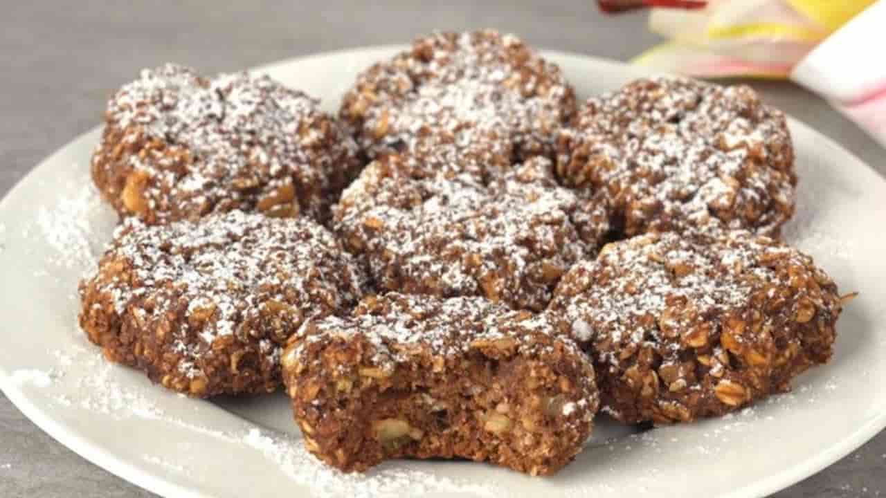 Receita de biscoitos de aveia, nozes, banana e amêndoa