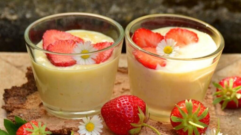 Receita de creme de abacaxi com morangos