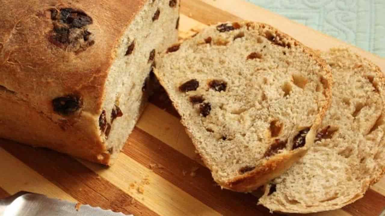 Como fazer pão de passas com massa fermentada